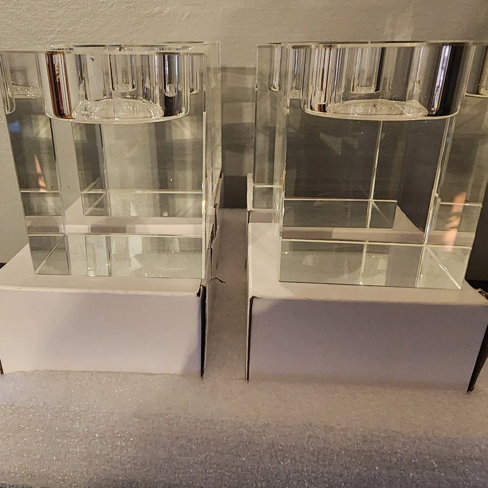 4 Pcs Clear Crystal 2×2×2.4 